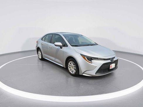 Certified 2022 Toyota Corolla LE FWD image 2