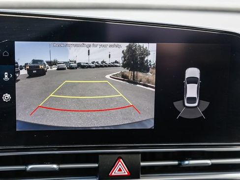 Certified 2022 Hyundai Elantra Limited FWD image 28
