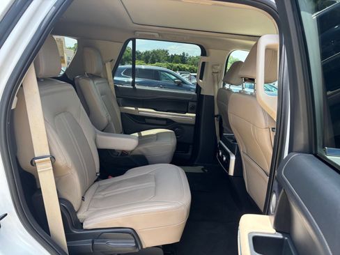 Used 2024 Ford Expedition Limited AWD/4WD image 29