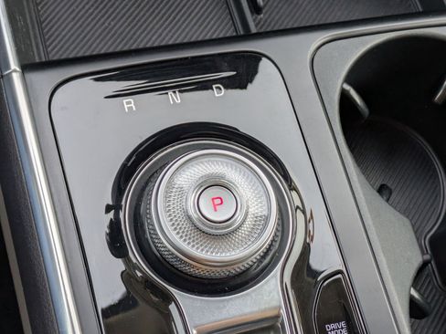 Used 2025 Kia Carnival SX image 17