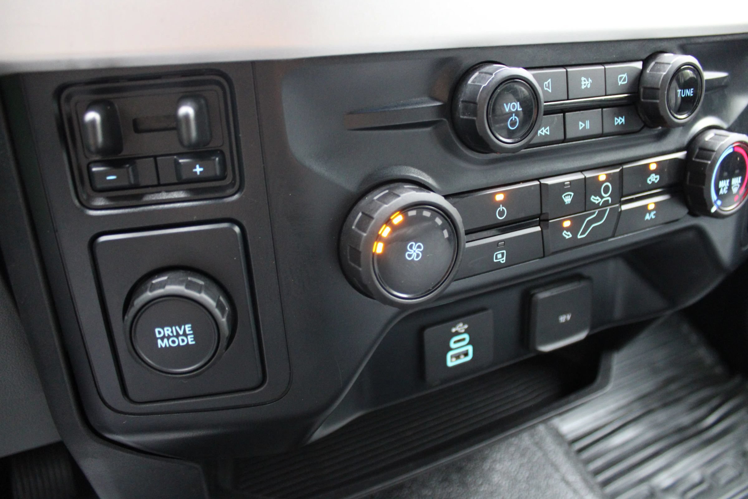 Used 2024 Ford F350 XL RWD image 20