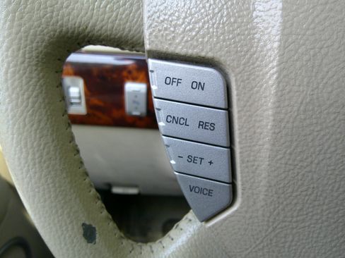 Used 2006 Lincoln Navigator Ultimate image 22