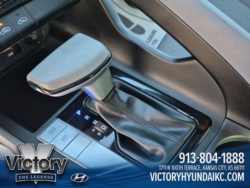 Used 2024 Hyundai Elantra SEL FWD image 25