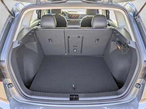 Used 2022 Volkswagen Taos SE image 6