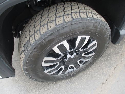 Used 2024 GMC Sierra 2500 Denali Ultimate image 13