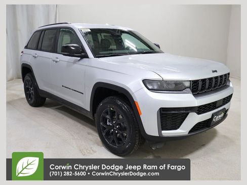 New 2026 Jeep Grand Cherokee 4WD image 1