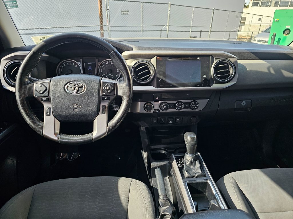 Used 2019 Toyota Tacoma SR5 AWD/4WD image 17