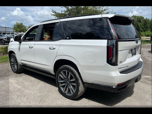 Used 2022 Cadillac Escalade Sport w/ Touring Package AWD/4WD image 2