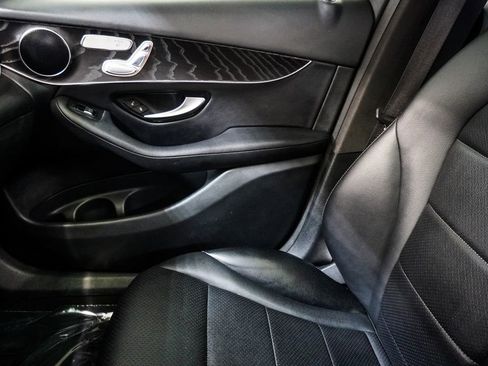 Used 2018 Mercedes-Benz GLC 300 4MATIC w/ Premium Package image 29