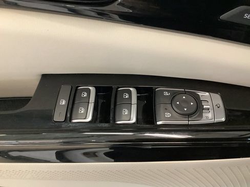 Certified 2024 Kia Carnival SX FWD image 26