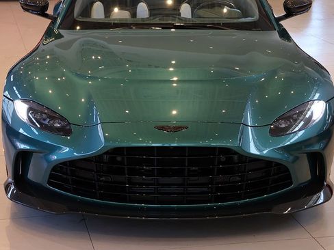 Used 2023 Aston Martin V12 Vantage Roadster RWD image 23