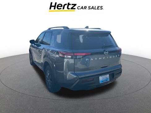 Used 2025 Nissan Pathfinder SV image 3