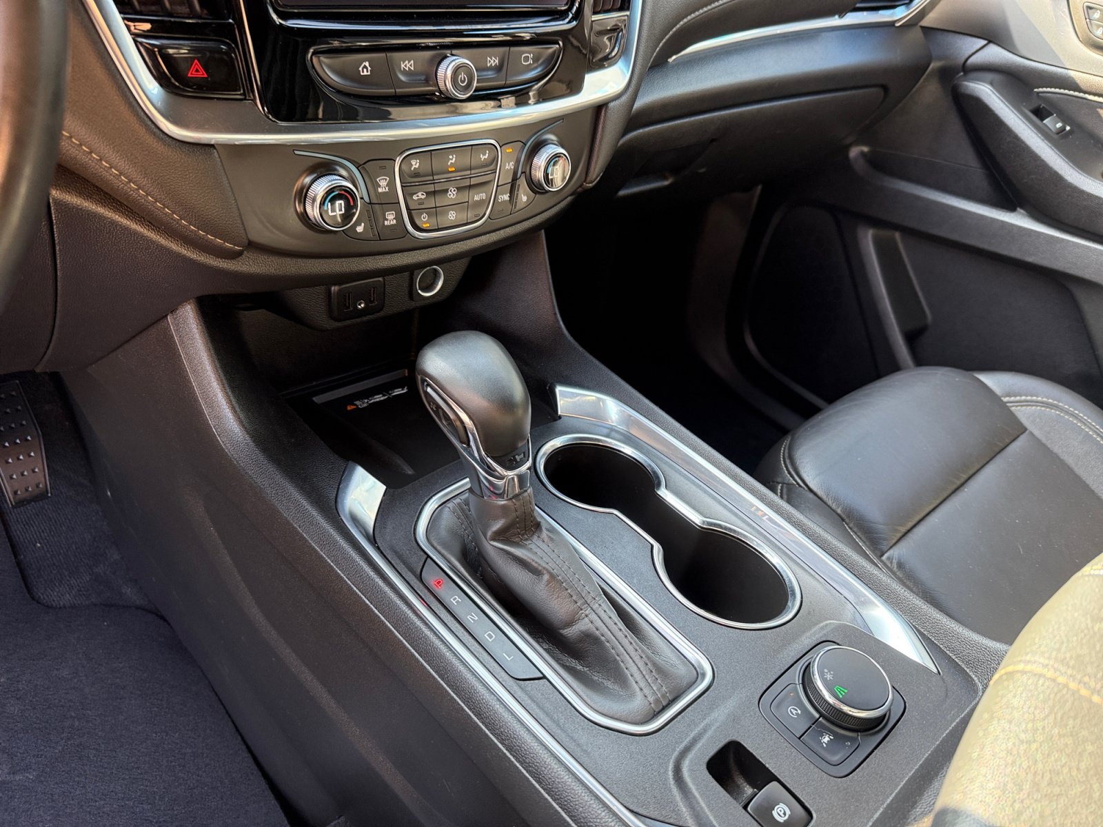 Used 2023 Chevrolet Traverse LT FWD image 13