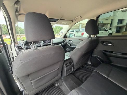 Used 2021 Nissan Rogue SV FWD image 19