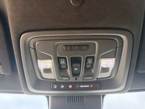 Used 2024 GMC Sierra 3500 Denali Ultimate AWD/4WD image 25