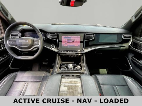 Used 2022 Jeep Wagoneer Series III w/ Premium Group I AWD/4WD image 7
