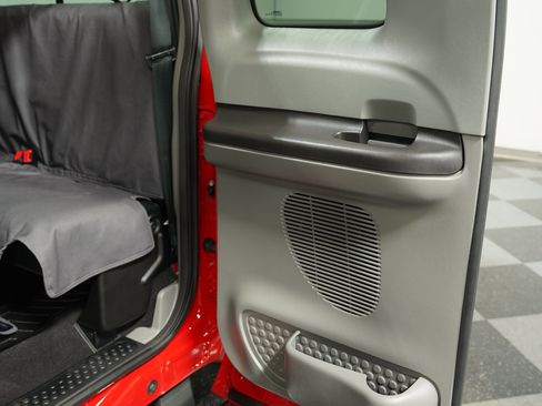 Used 2006 Ford F250 Super Duty Powerstroke 6.0L 4x image 37