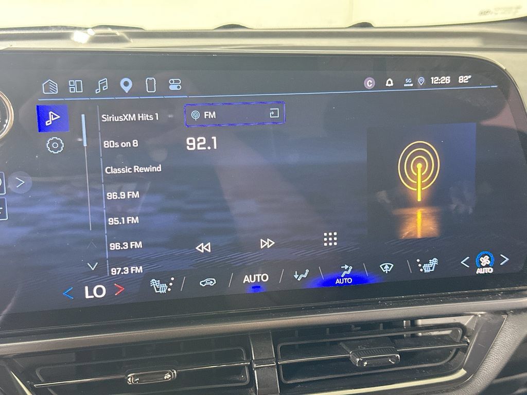 Used 2025 Chevrolet Equinox EV RS FWD image 31