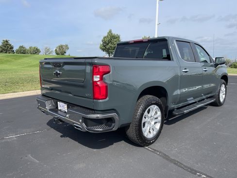 Used 2025 Chevrolet Silverado 1500 LTZ AWD/4WD image 5