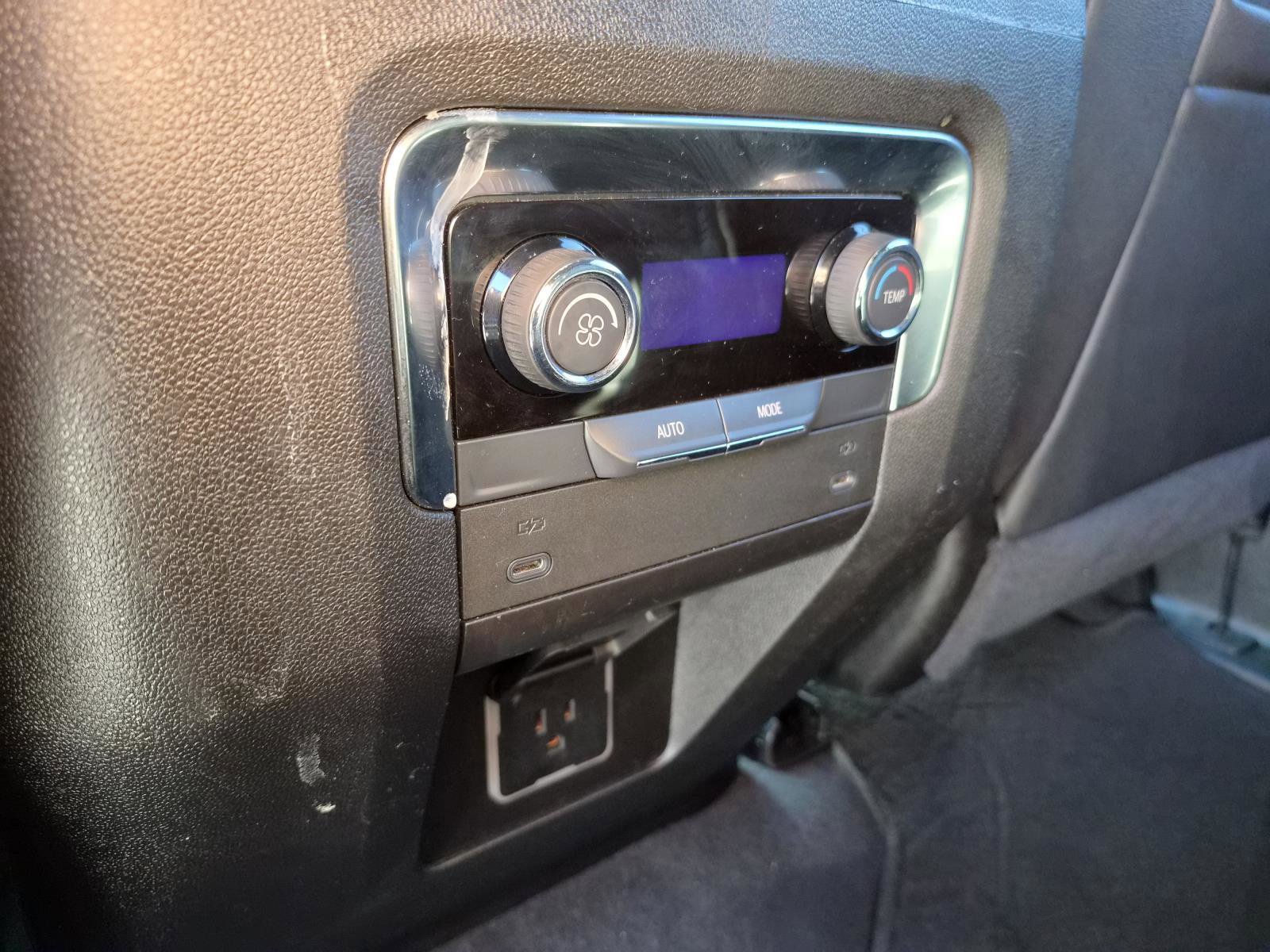 Used 2025 Chevrolet Suburban Z71 AWD/4WD image 14