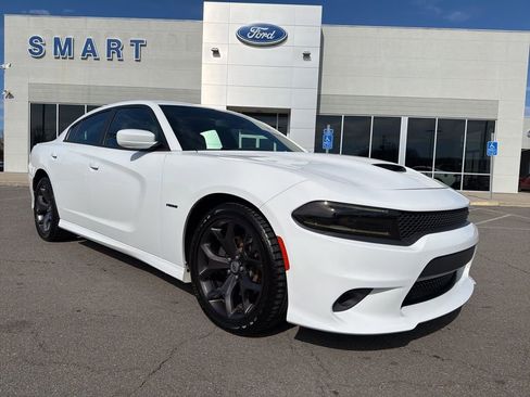 Used 2018 Dodge Charger R/T image 1