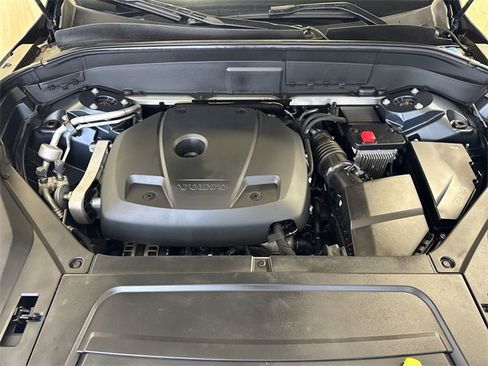 Used 2022 Volvo XC90 T6 Momentum w/ Protection Package image 30