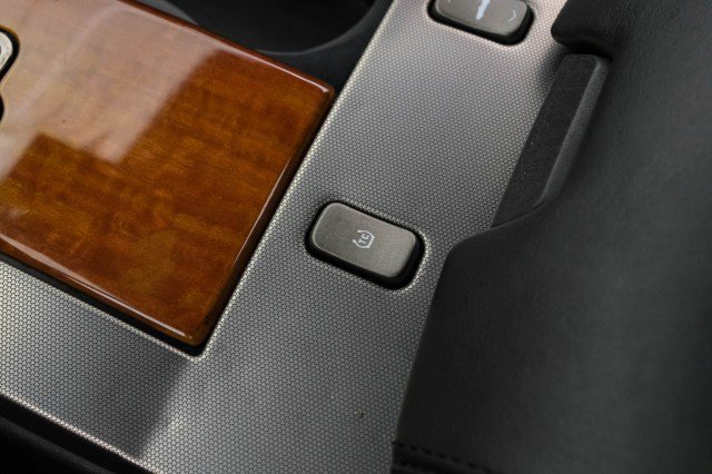 Used 2006 Cadillac XLR RWD image 29