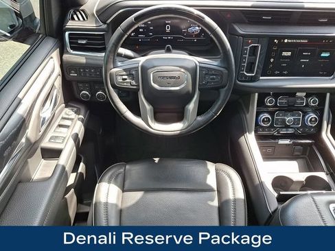 Used 2023 GMC Yukon XL Denali w/ Denali Reserve Package AWD/4WD image 3