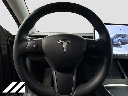 Used 2024 Tesla Model Y Long Range image 10
