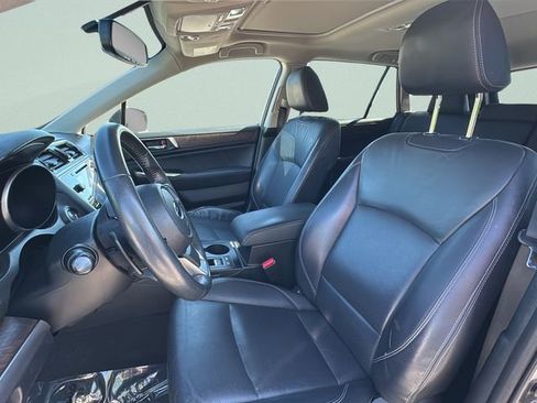 Used 2018 Subaru Outback 3.6R Limited w/ Popular Package #2 AWD/4WD image 9