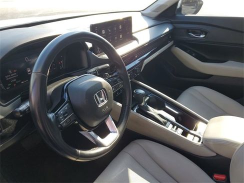 Used 2024 Honda Accord Touring image 18