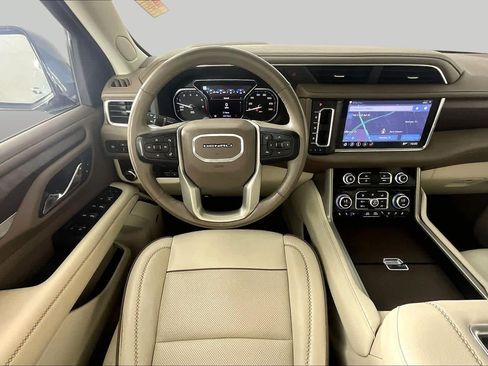 Used 2021 GMC Yukon XL Denali w/ Denali Premium Package RWD image 6