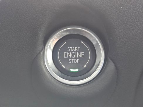 Used 2025 Chevrolet Suburban Z71 AWD/4WD image 23
