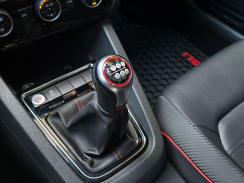 Used 2015 Volkswagen Jetta GLI SE FWD image 20