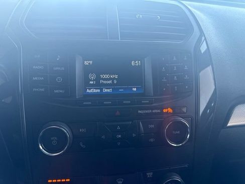 Used 2018 Ford Explorer XLT FWD image 23