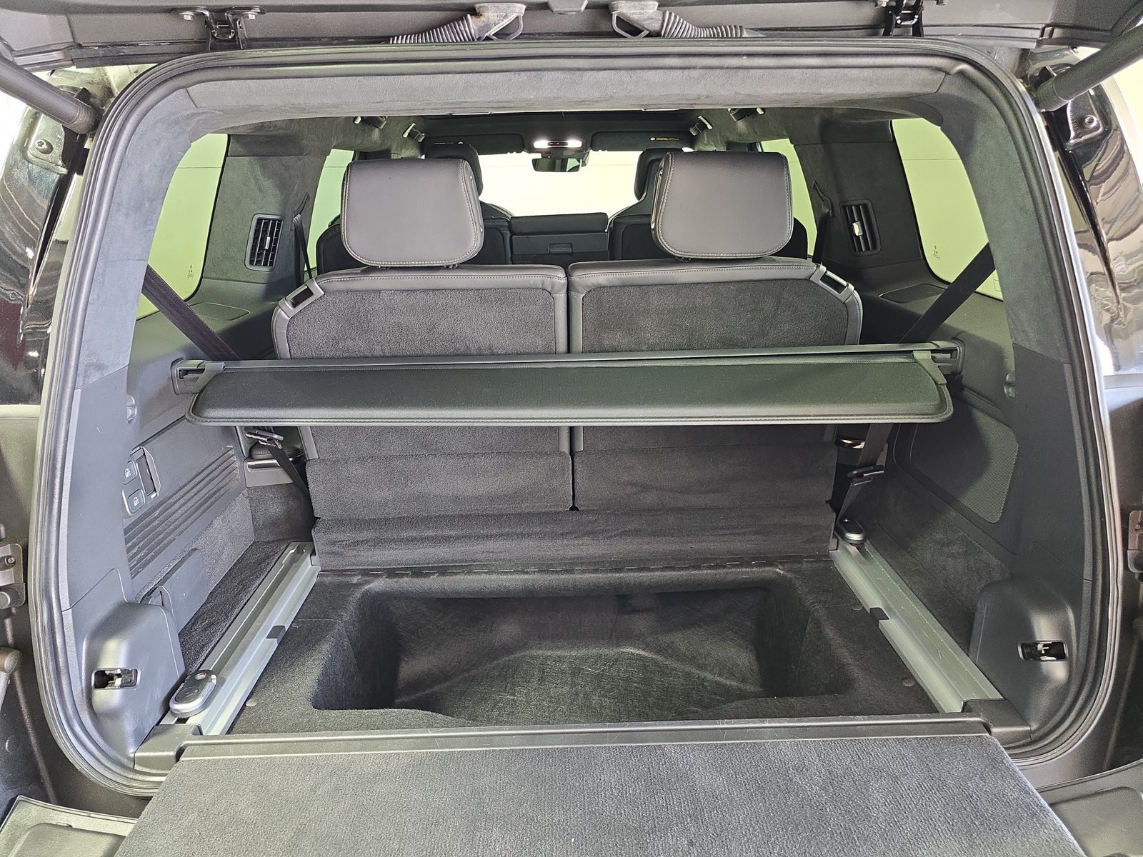 Used 2022 Rivian R1S Launch Edition Quad AWD/4WD image 26