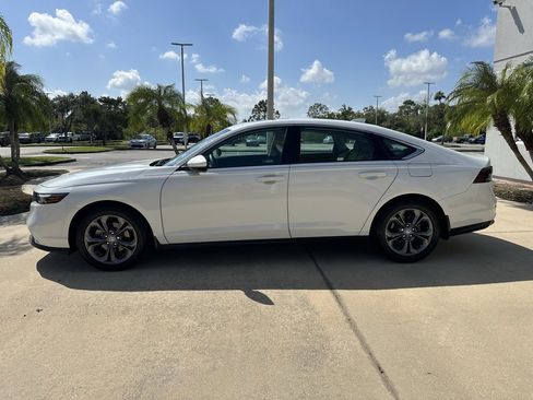 Certified 2023 Honda Accord EX image 7