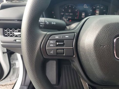 Used 2025 Honda Accord SE image 17