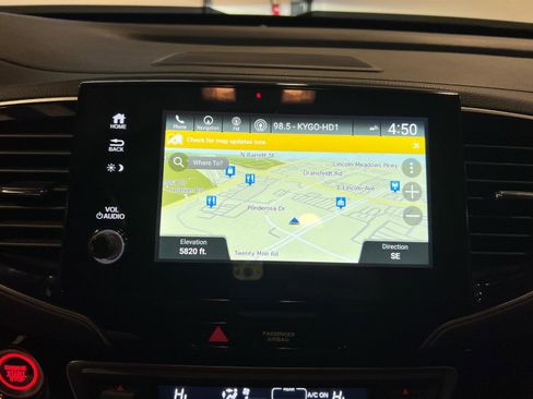 Used 2025 Honda Passport Black Edition image 17