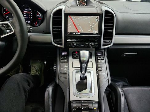 Used 2016 Porsche Cayenne GTS AWD/4WD image 21