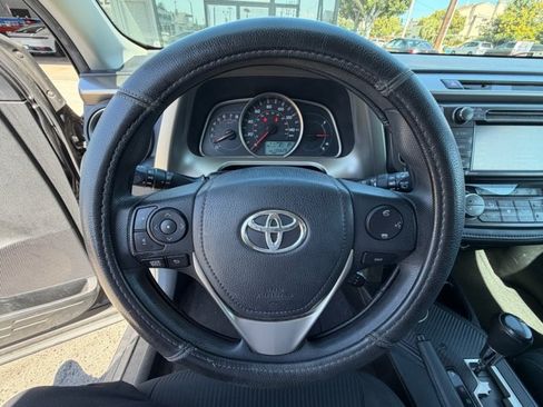 Used 2014 Toyota RAV4 XLE FWD image 10