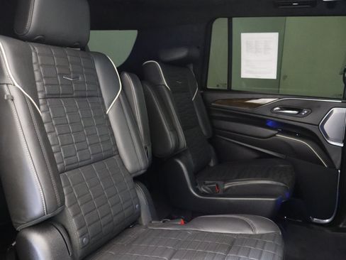 Used 2023 Cadillac Escalade ESV Sport Platinum AWD/4WD image 23