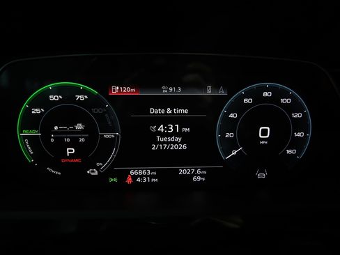 Used 2021 Audi e-tron Premium w/ Convenience Plus Package image 18