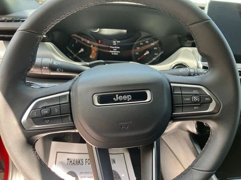 Certified 2025 Jeep Compass Latitude w/ Altitude Special Edition AWD/4WD image 14