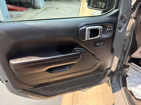 Used 2021 Jeep Wrangler Sport AWD/4WD image 13