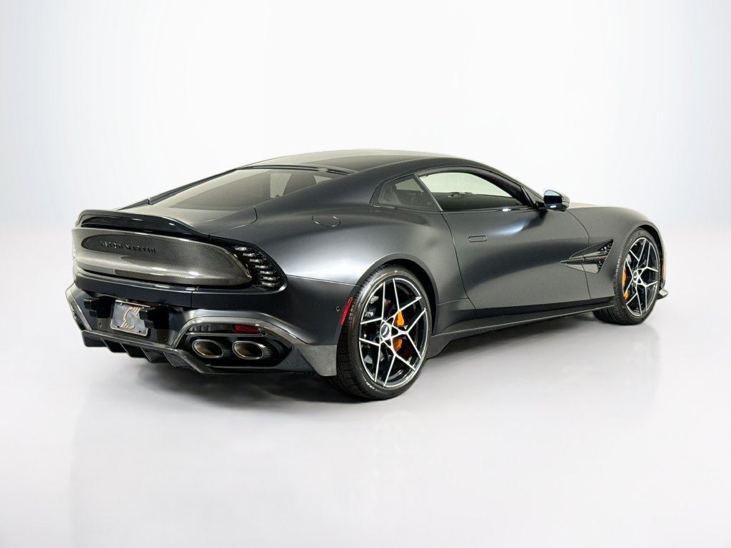 Used 2025 Aston Martin Vanquish RWD image 5