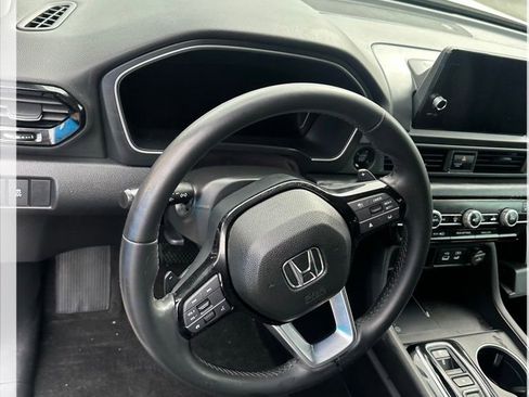 Used 2023 Honda Pilot Touring image 9