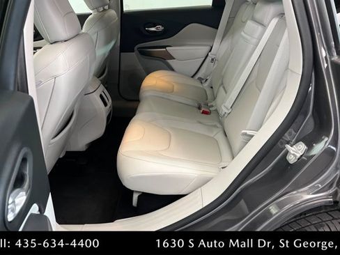 Used 2019 Jeep Cherokee Limited w/ Luxury Group AWD/4WD image 21
