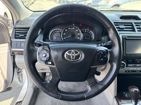 Used 2013 Toyota Camry XLE w/ Leather Pkg FWD image 25