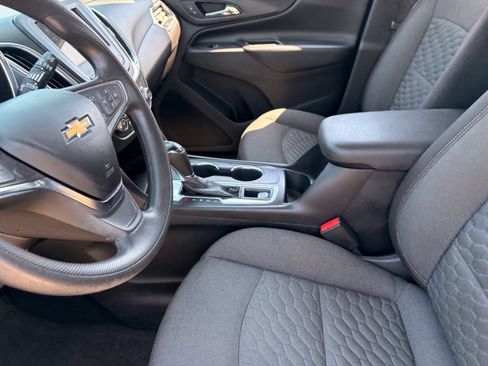 Used 2019 Chevrolet Equinox LT FWD image 14